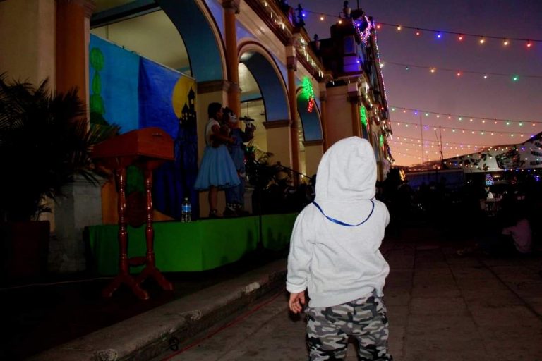 Se festeja así a los niños y niñas este día de Reyes en Ocotlán de Morelos, Oaxaca.