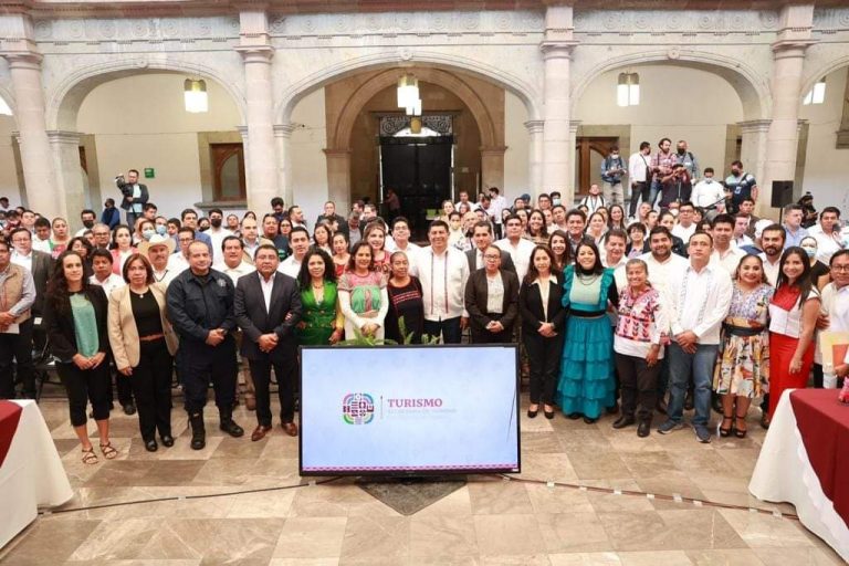 Asiste Director de Turismo de Ocotlán de Morelos, Oaxaca. A la instalación del consejo Consultivo de Turismo de Oaxaca.