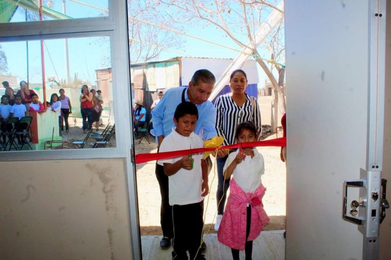 Presidente de nuestro Municipio de Ocotlán de Morelos sigue trabajando para fortalecer la Educación.