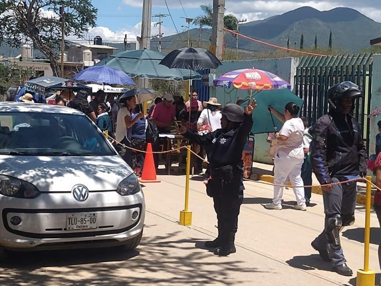 Dr. Luis F. Martínez Aquino, Presidente Municipal de Ocotlán de Morelos, Garantiza Seguridad en Salidas y Entradas Escolares