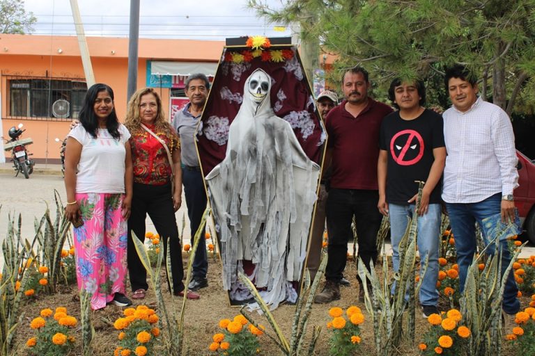 🌼🎉 CELEBRANDO NUESTRAS TRADICIONES EN EL «EDIFICIO AMARILLO» 💀🌻