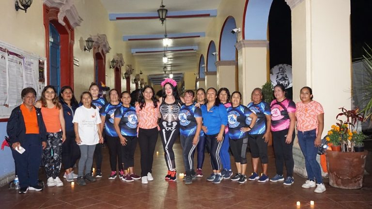 💀🧡 Día Naranja y Día de Muertos: Vibrante Clase de Zumba para Celebrar la Unidad 💃🎊