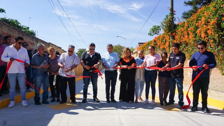 Avanzando Juntos: Inauguración de la Pavimentación en Ocotlán