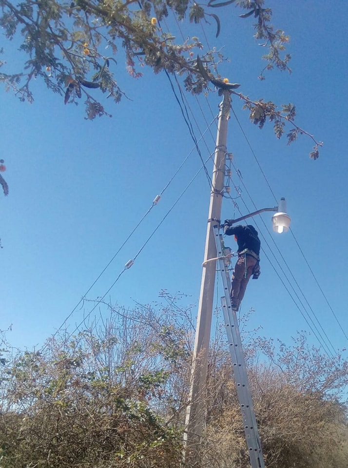 Renovación de Luminarias en Rancho El Ciruelo: Iluminando el Camino hacia el Progreso